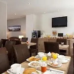 Douglas Hotel Puteaux