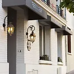 Douglas Hotel Puteaux