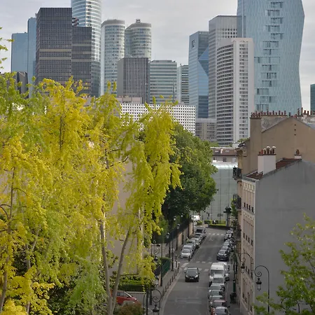 Hotell Douglas Puteaux