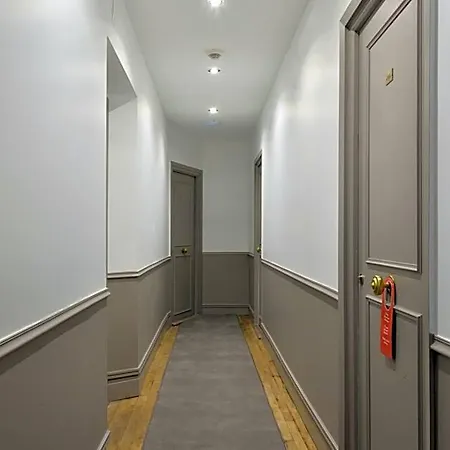 Hotel Douglas 3*
