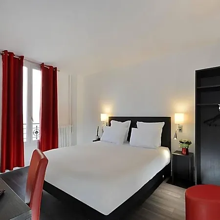 Douglas Hotel
