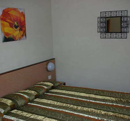 Douglas Hotel