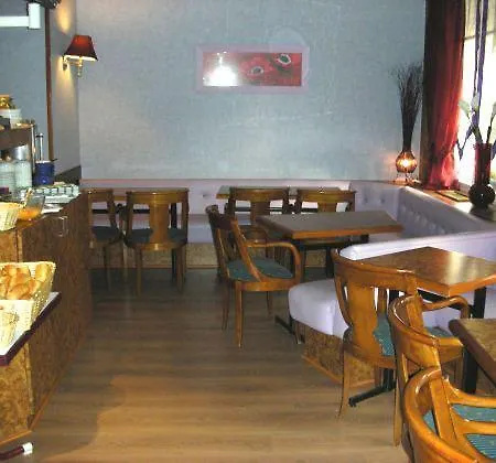 Hotel Douglas Puteaux
