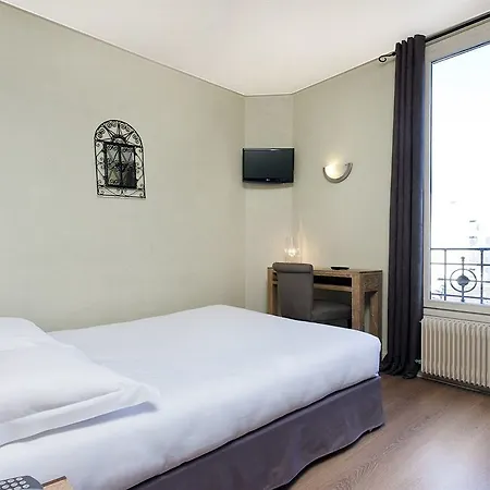 Douglas Hotel 3*